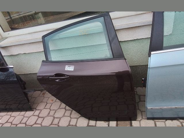 bontott PEUGEOT 208 Jobb hátsó Ajtó (Részeivel)