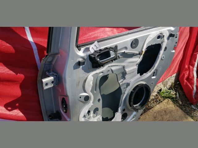 bontott PEUGEOT 208 Jobb hátsó Ajtó (Részeivel)