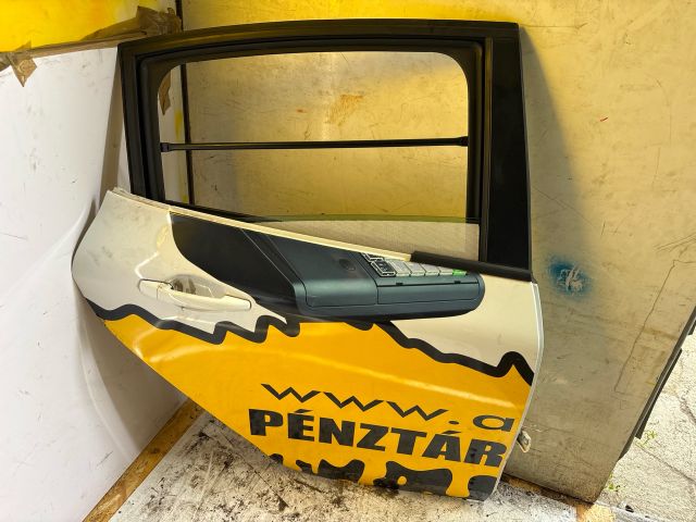 bontott PEUGEOT 208 Jobb hátsó Ajtó (Üres lemez)