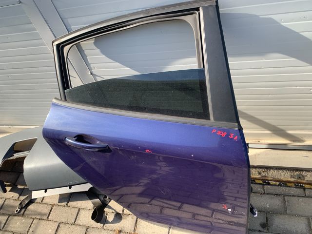 bontott PEUGEOT 208 Jobb hátsó Ajtó (Üres lemez)