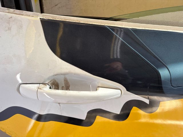 bontott PEUGEOT 208 Jobb hátsó Ajtó (Üres lemez)