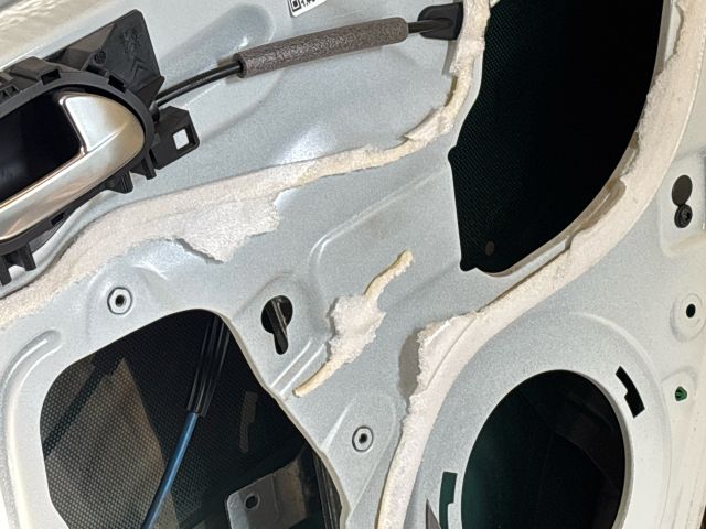 bontott PEUGEOT 208 Jobb hátsó Ajtó (Üres lemez)