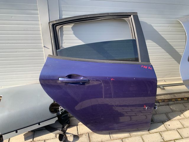 bontott PEUGEOT 208 Jobb hátsó Ajtó (Üres lemez)