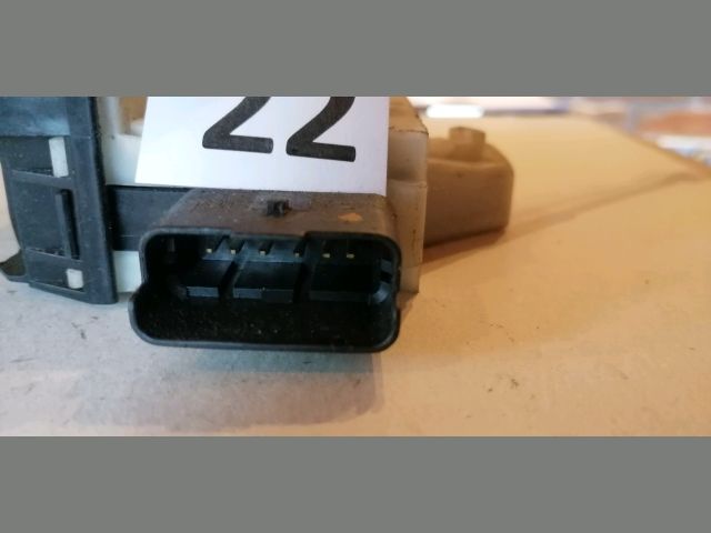 bontott PEUGEOT 208 Jobb hátsó Ajtózár