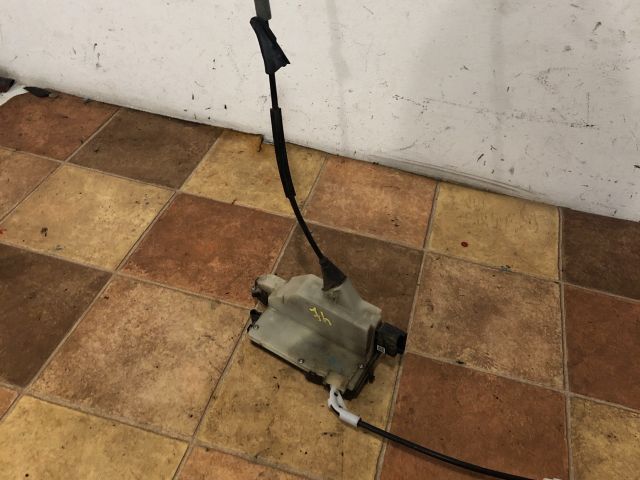 bontott PEUGEOT 208 Jobb hátsó Ajtózár