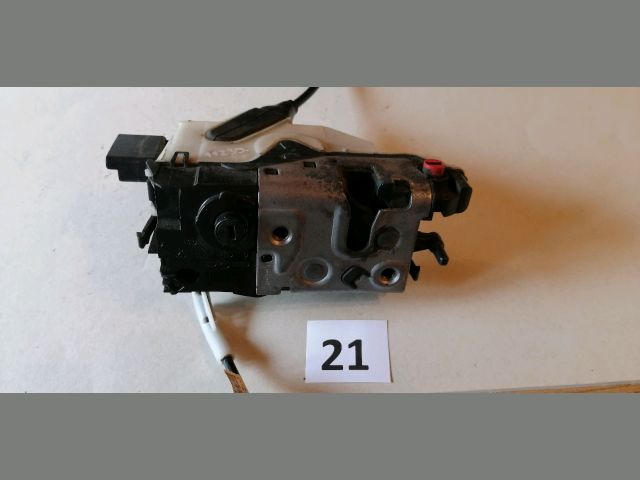 bontott PEUGEOT 208 Jobb hátsó Ajtózár