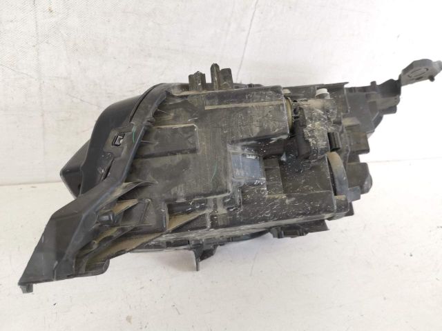 bontott PEUGEOT 208 Jobb Ledes Fényszóró