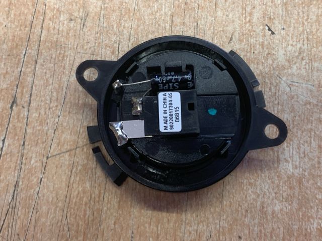 bontott PEUGEOT 208 Jobb Műszerfal Hangszóró