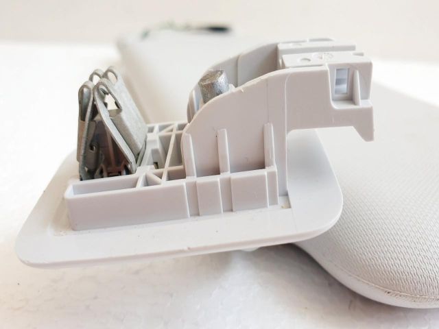 bontott PEUGEOT 208 Jobb Napellenző