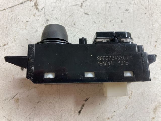 bontott PEUGEOT 208 Kapcsoló (Magában)