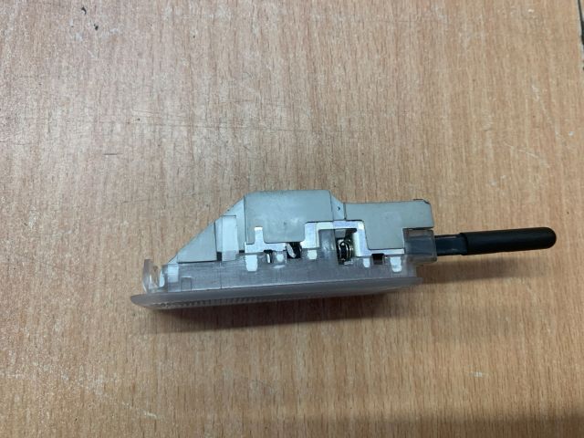 bontott PEUGEOT 208 Kesztyűtartó Világítás