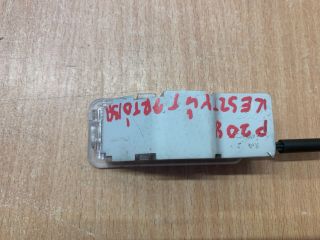 bontott PEUGEOT 208 Kesztyűtartó Világítás