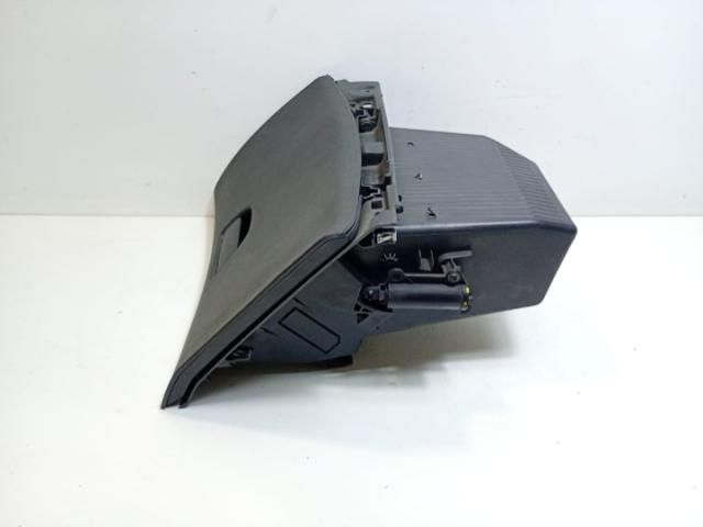 bontott PEUGEOT 208 Kesztyűtartó