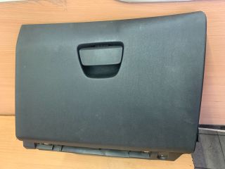 bontott PEUGEOT 208 Kesztyűtartó