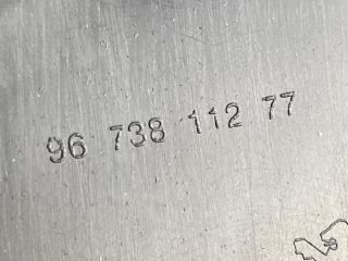 bontott PEUGEOT 208 Kesztyűtartó