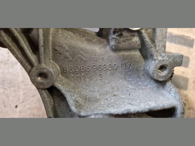 bontott PEUGEOT 208 Klímakompresszor Tartó Bak