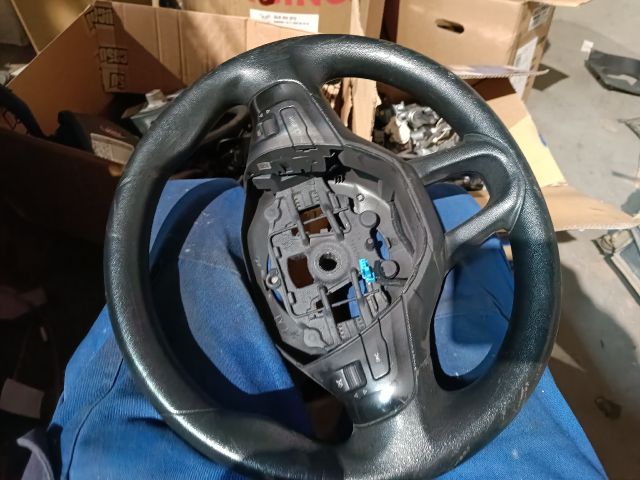 bontott PEUGEOT 208 Kormány