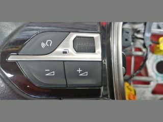 bontott PEUGEOT 208 Kormány