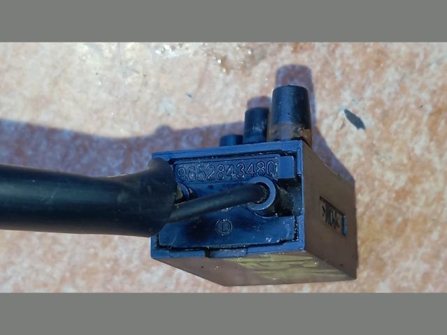 bontott PEUGEOT 208 Kuplung Pedál Kapcsoló