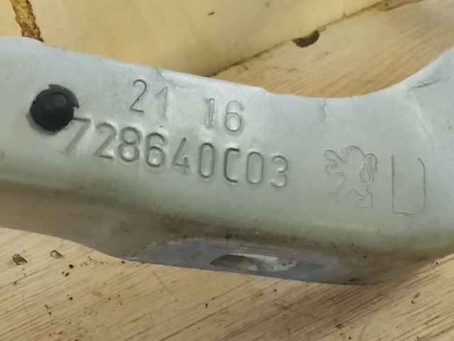 bontott PEUGEOT 208 Motorháztető Jobb Zsanér