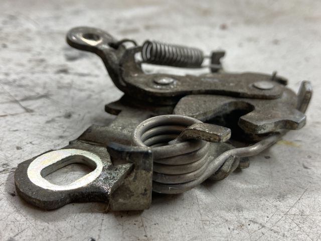 bontott PEUGEOT 208 Motorháztető Zárszerkezet