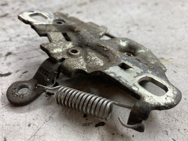 bontott PEUGEOT 208 Motorháztető Zárszerkezet