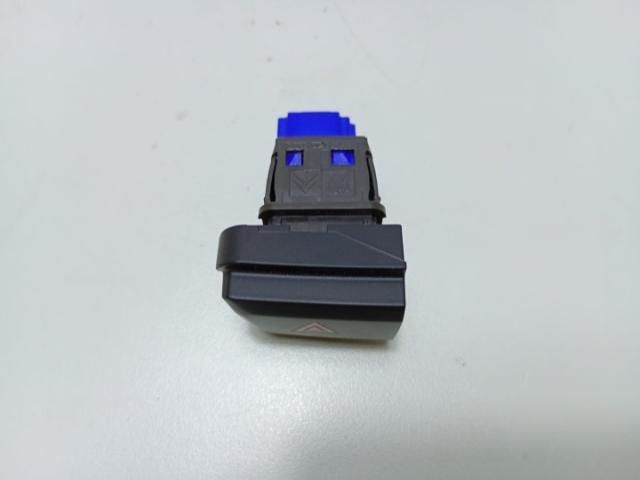 bontott PEUGEOT 208 Vészvillogó Kapcsoló