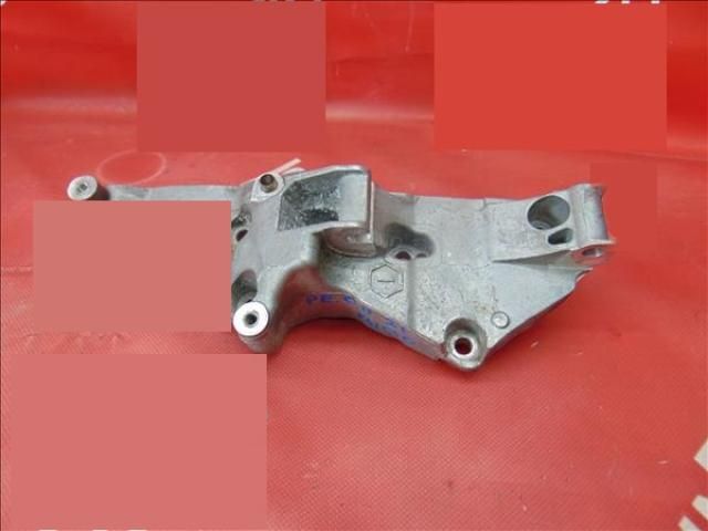 bontott PEUGEOT 3008 Generátor Tartó Bak
