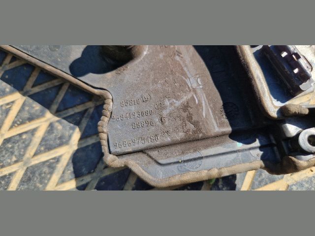 bontott PEUGEOT 3008 Felső Vezérlés Burkolat