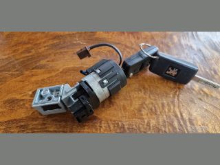 bontott PEUGEOT 3008 Gyújtáskapcsoló