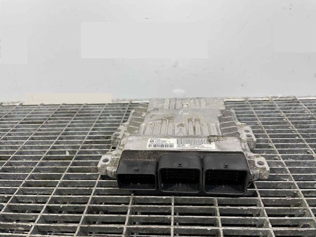 bontott PEUGEOT 3008 Motorvezérlő