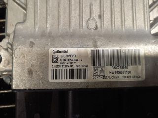 bontott PEUGEOT 3008 Motorvezérlő