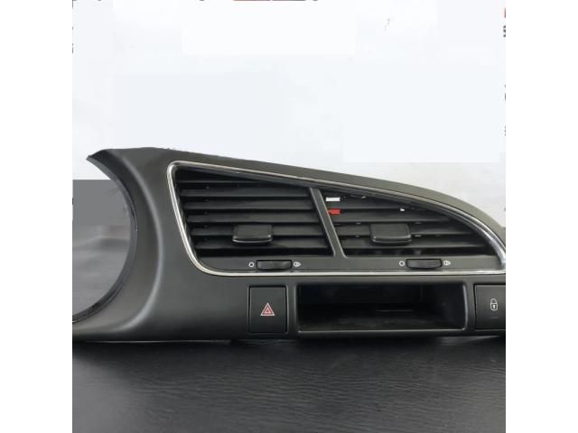 bontott PEUGEOT 3008 Középső Szellőző