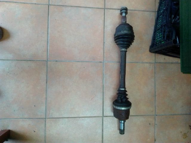 bontott PEUGEOT 3008 Bal Féltengely