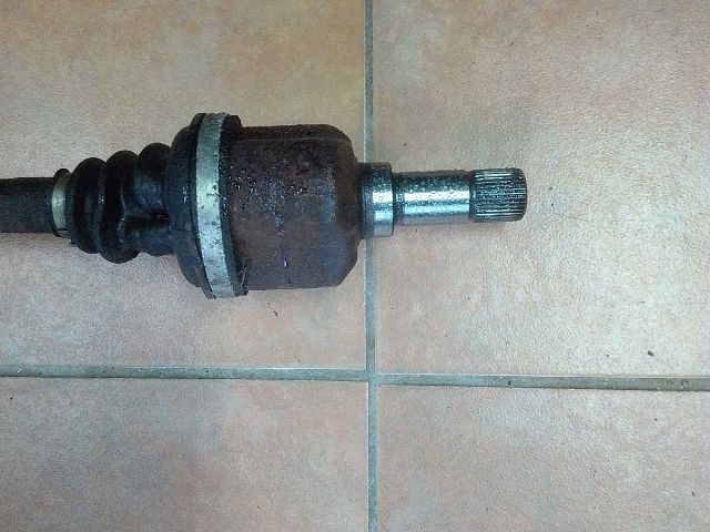 bontott PEUGEOT 3008 Bal Féltengely