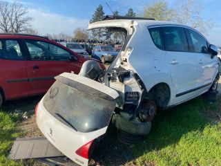 bontott PEUGEOT 3008 Jobb első Csonkállvány Kerékaggyal