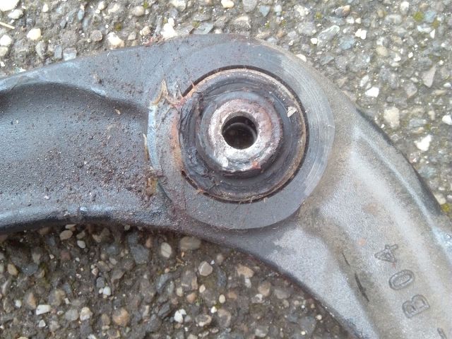 bontott PEUGEOT 3008 Jobb első Lengőkar