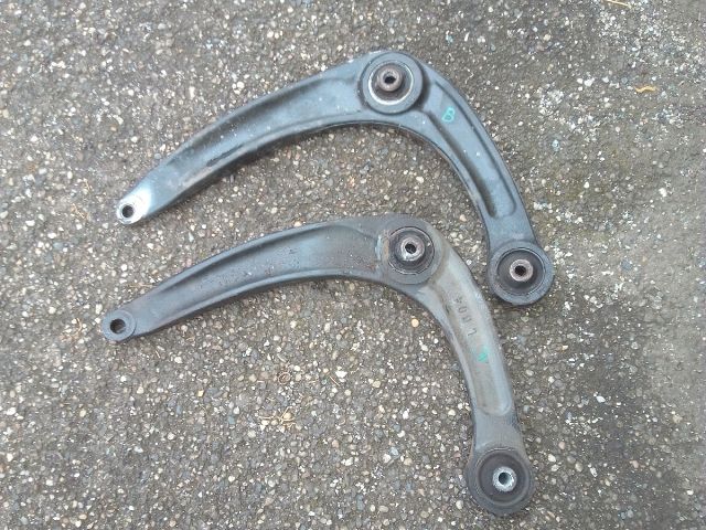 bontott PEUGEOT 3008 Jobb első Lengőkar