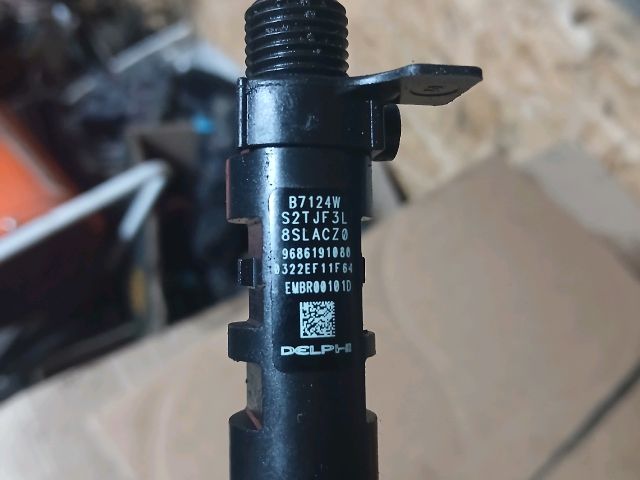 bontott PEUGEOT 3008 Porlasztó (1 db)