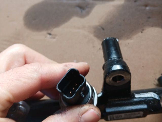 bontott PEUGEOT 3008 Porlasztó Sor / Híd