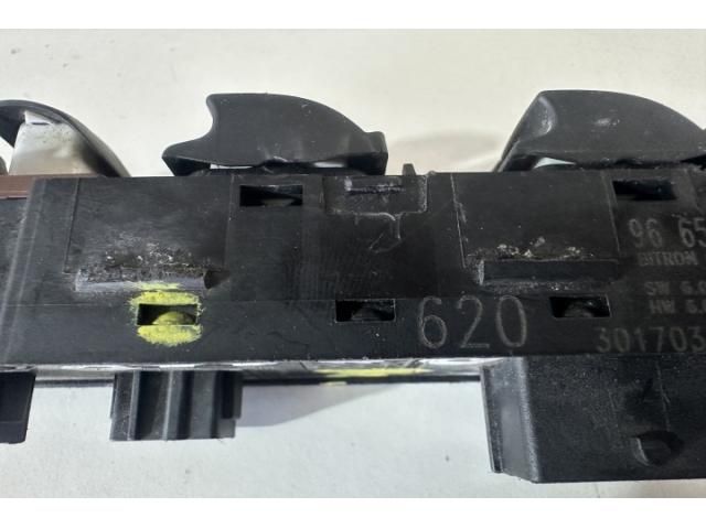 bontott PEUGEOT 3008 Ablakemelő Kapcsoló Négyes / Kettes