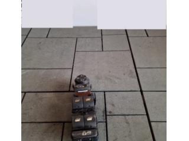 bontott PEUGEOT 3008 Ablakemelő Kapcsoló Négyes / Kettes