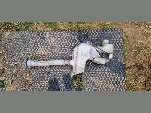 bontott PEUGEOT 3008 Ablakmosó Tartály