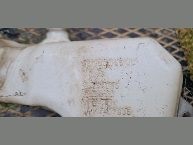 bontott PEUGEOT 3008 Ablakmosó Tartály