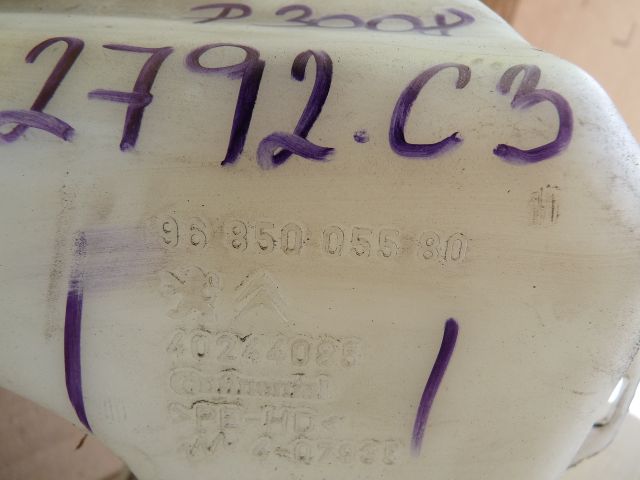 bontott PEUGEOT 3008 Ablakmosó Tartály