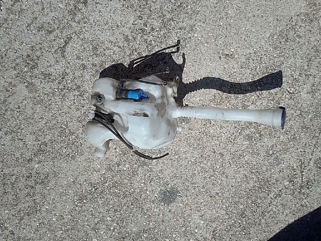 bontott PEUGEOT 3008 Ablakmosó Tartály