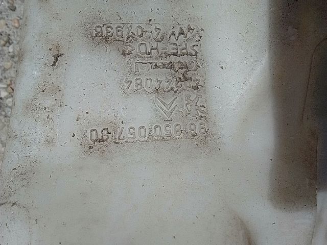 bontott PEUGEOT 3008 Ablakmosó Tartály