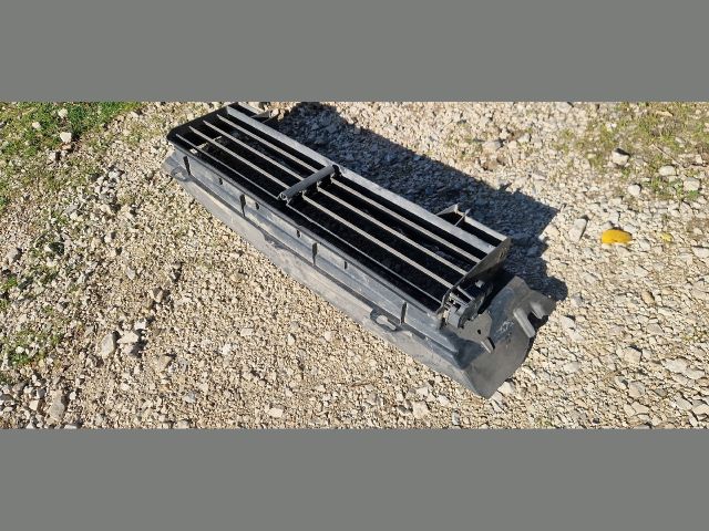 bontott PEUGEOT 3008 Alsó Hűtő Légterelő