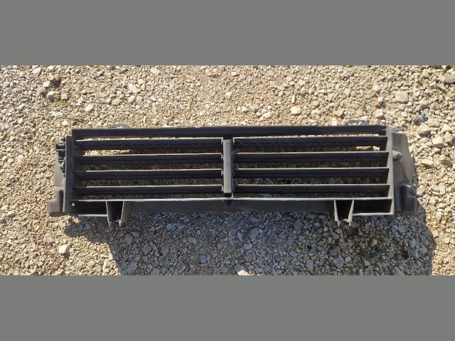 bontott PEUGEOT 3008 Alsó Hűtő Légterelő