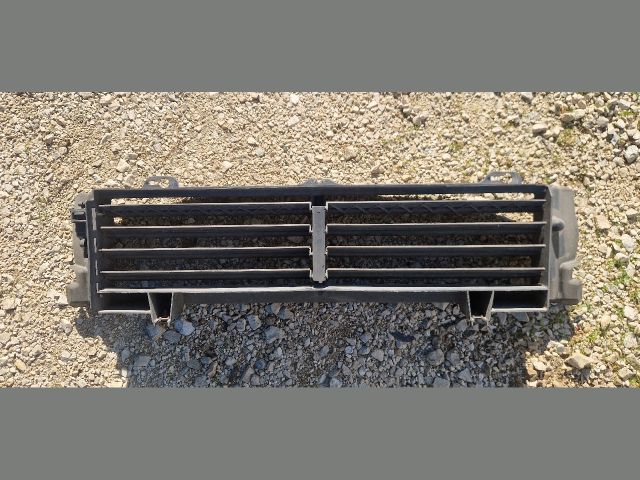 bontott PEUGEOT 3008 Alsó Hűtő Légterelő